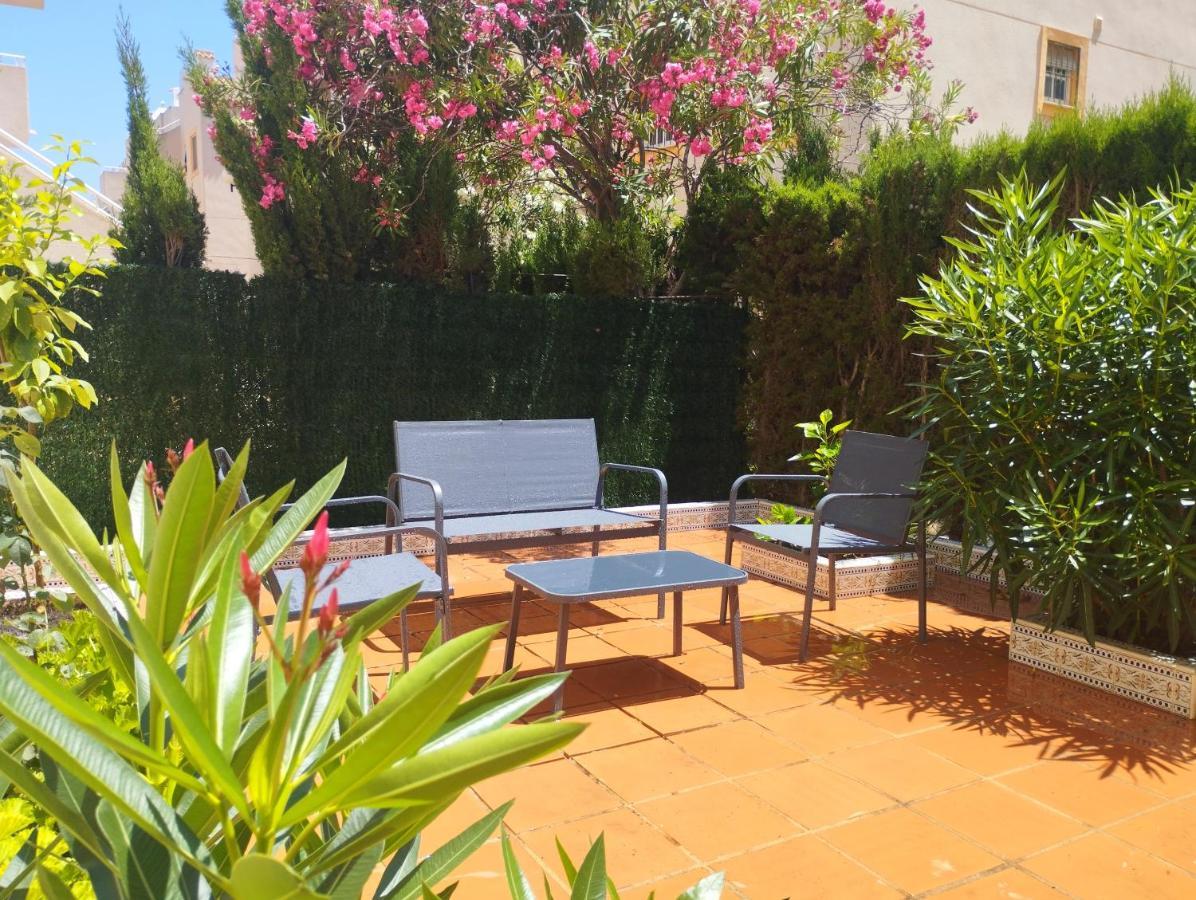 Torrevista Three Bedroom Apartment, Two Swimming Pools And Garage Torrevieja Exterior foto
